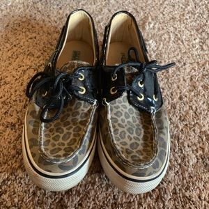 Leopard Sperry size 8.5
